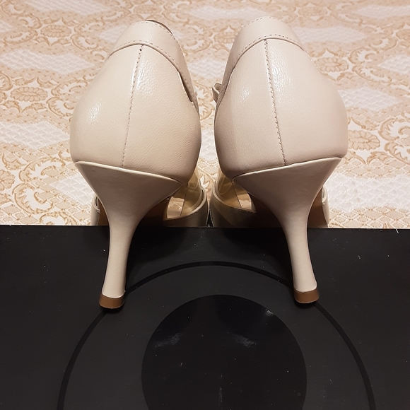 NIB Womens Ivory MISCHA Dress Shoe / Covered Heeled Sandal  SIZE 6M - Picture 6 of 10
